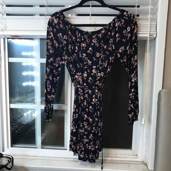 Brand New Lisakai Off the Shoulder Dress from.. - Picture 2 of 3